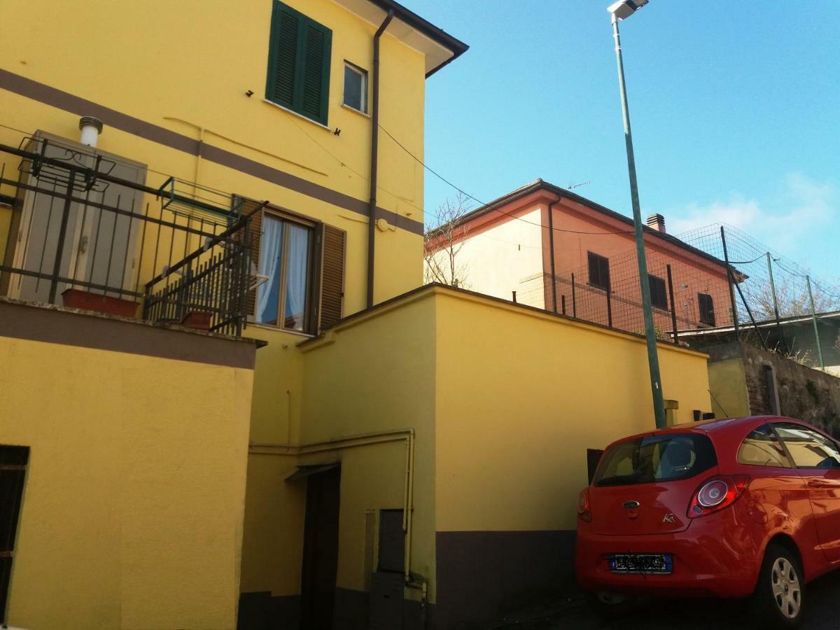 Giallo Sole Коллеферро Экстерьер фото